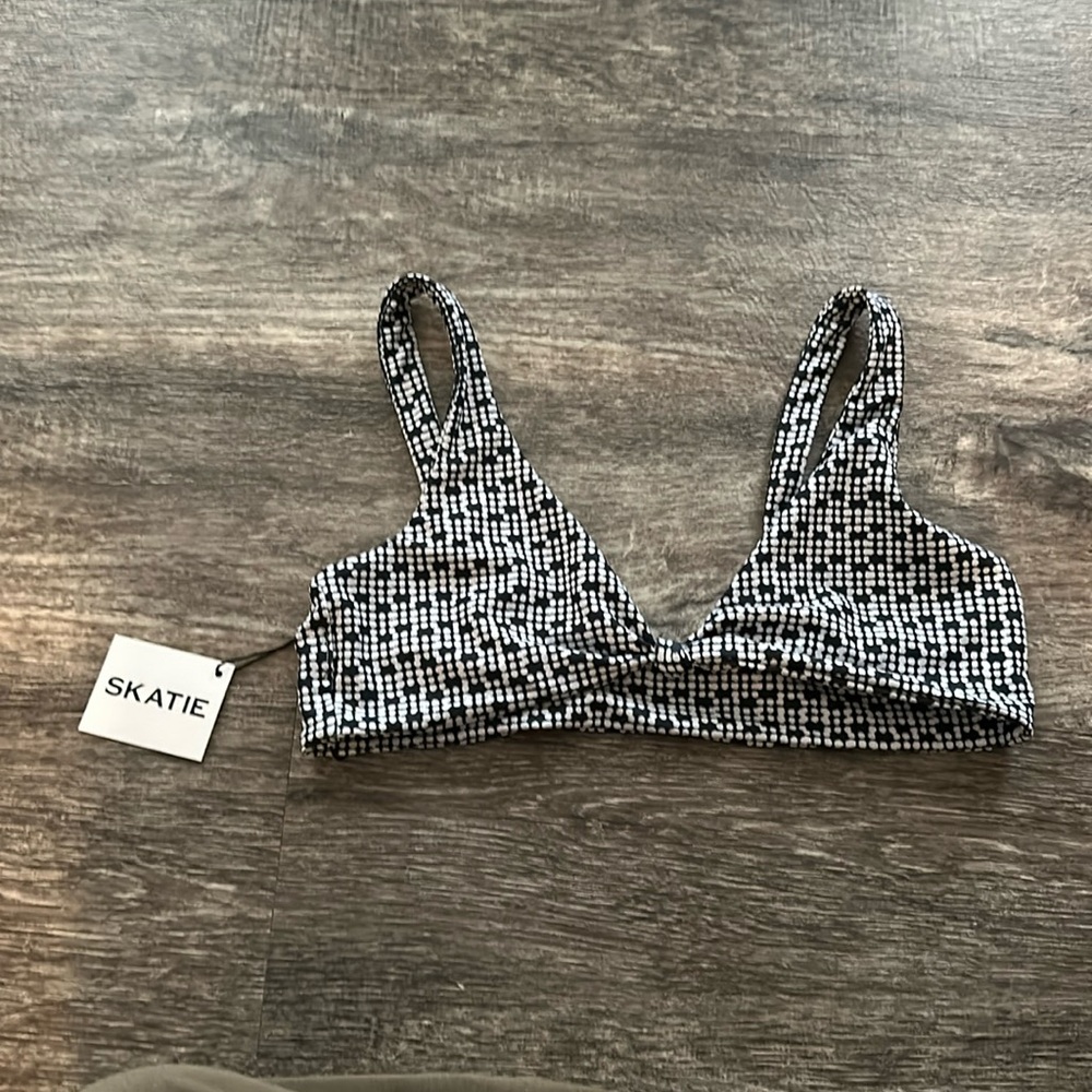 NWT Skatie top in pattern Beverly Hills